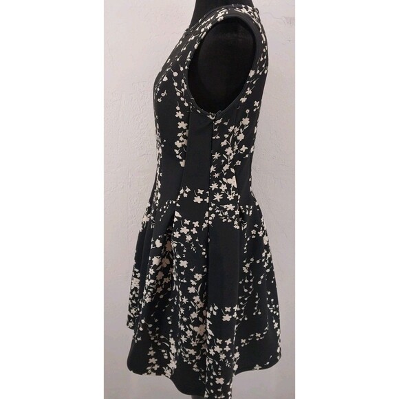 Ann Taylor Floral Stretch Black Cream A Line Skater Pleated Dress Size 6 - Picture 4 of 9